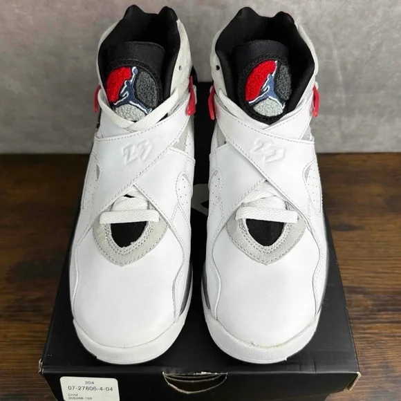 Air Jordan 8 Retro Bugs Bunny Bulls 2013 Size 4.5 GS / 6W 305368-103 Youth Shoes